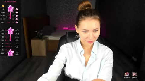 Snapshot of roxy_the_daedevill chatting on 12/24/24, 01:49 roxy_the_daedevill online show from 12/24/24, 01:49