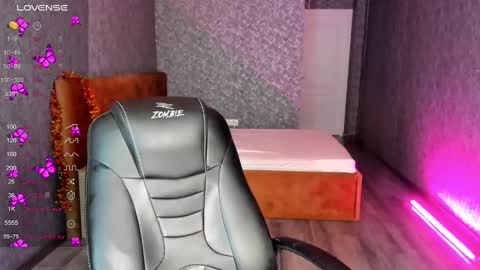 Snapshot of roxy_the_daedevill chatting on 12/30/24, 07:15 roxy_the_daedevill online show from 12/30/24, 07:15