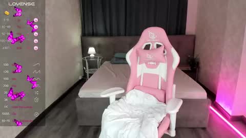 Snapshot of roxy_the_daedevill chatting on 01/09/25, 11:13 roxy_the_daedevill online show from 01/09/25, 11:13