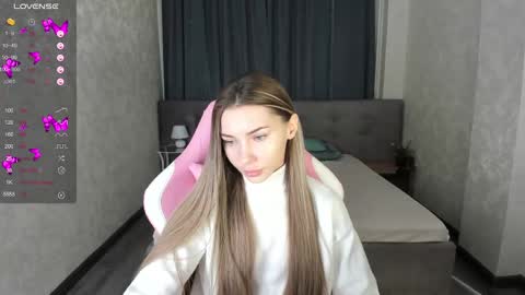 Snapshot of roxy_the_daedevill chatting on 01/14/25, 01:26 roxy_the_daedevill online show from 01/14/25, 01:26