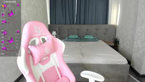 Snapshot of roxy_the_daedevill chatting on 01/14/25, 04:36 roxy_the_daedevill online show from 01/14/25, 04:36