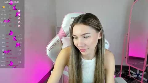 Snapshot of roxy_the_daedevill chatting on 01/17/25, 01:25 roxy_the_daedevill online show from 01/17/25, 01:25