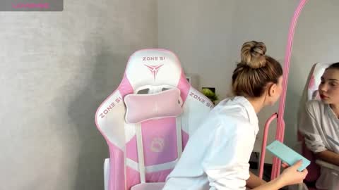 Snapshot of roxy_the_daedevill chatting on 01/22/25, 02:04 roxy_the_daedevill online show from 01/22/25, 02:04