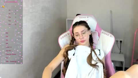 Snapshot of roxy_the_daedevill chatting on 01/22/25, 11:45 roxy_the_daedevill online show from 01/22/25, 11:45