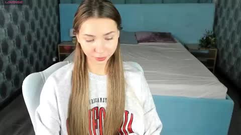 Snapshot of roxy_the_daedevill chatting on 02/06/25, 01:05 roxy_the_daedevill online show from 02/06/25, 01:05