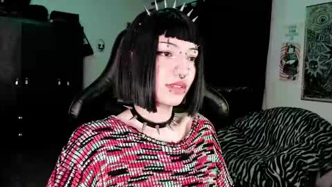 Snapshot of roxy_toxic chatting on 02/03/26, 02:53 Roxy Independient model Help me to reach 50 thumbs up online show from 02/03/26, 02:53