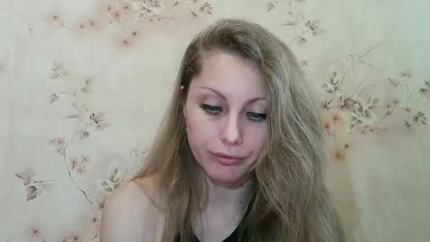 roxyfox18x01 online show from 04/13/26, 06:41