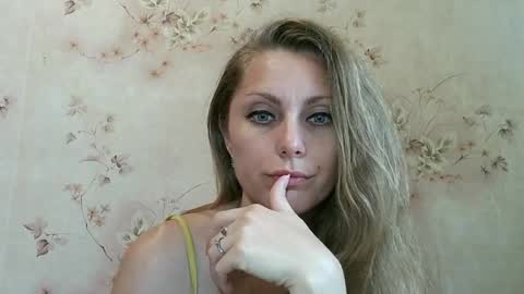 roxyfox18x01 online show from 07/12/26, 08:38