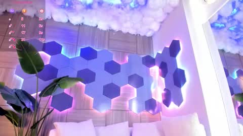    online show from 11/02/25, 07:16