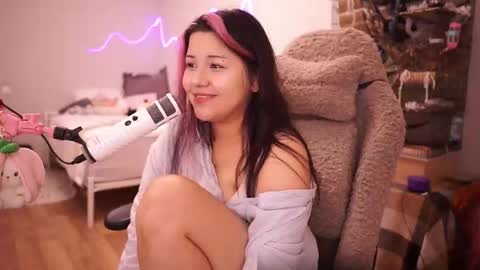 Snapshot of roxysuh chatting on 09/26/25, 08:18 roxysuh online show from 09/26/25, 08:18