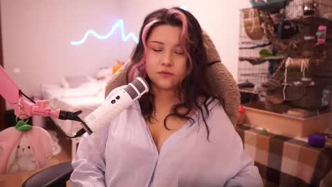 Snapshot of roxysuh chatting on 09/29/25, 07:46 roxysuh online show from 09/29/25, 07:46