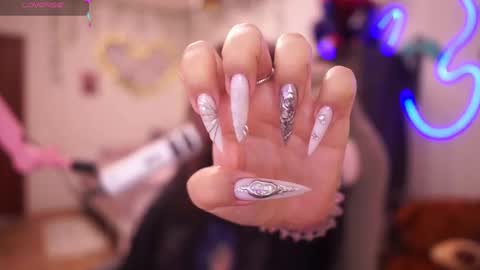 Snapshot of roxysuh chatting on 11/06/25, 08:15 roxysuh online show from 11/06/25, 08:15