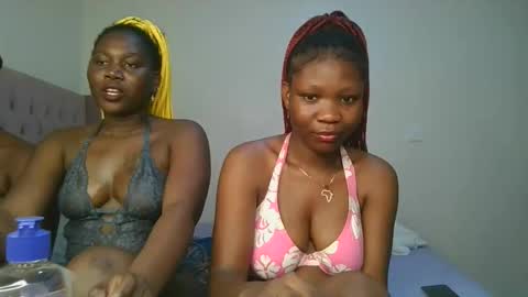 Snapshot of royal_goddes chatting on 01/14/26, 12:38 goddes online show from 01/14/26, 12:38