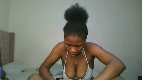 Snapshot of royal_goddes chatting on 02/06/26, 11:52 goddes online show from 02/06/26, 11:52