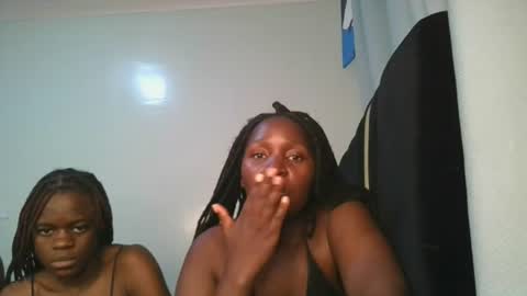 royal_goddes2 online show from 07/10/26, 06:54