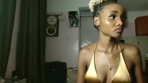 Softluxe online show from 04/20/26, 05:43