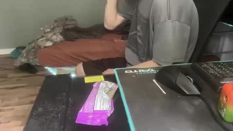 Snapshot of royalty13m chatting on 09/20/25, 06:20 Royalty13m online show from 09/20/25, 06:20