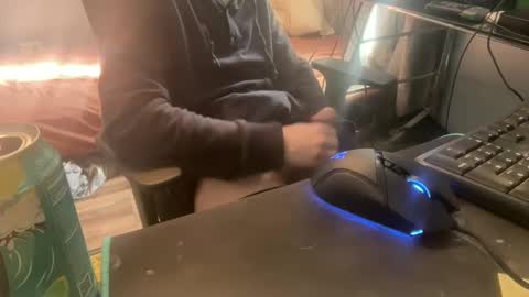 Snapshot of royalty13m chatting on 10/26/25, 06:58 Royalty13m online show from 10/26/25, 06:58