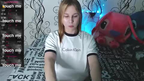 Snapshot of royangela chatting on 10/25/25, 05:30 angela online show from 10/25/25, 05:30