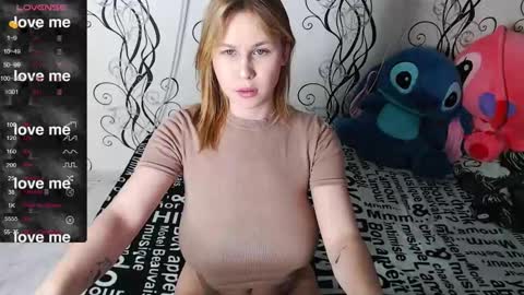 Snapshot of royangela chatting on 11/02/25, 06:05 angela online show from 11/02/25, 06:05