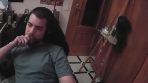 royer04 online show from 10/27/25, 03:43