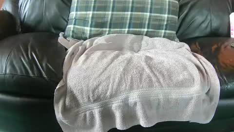 Snapshot of royer8650 chatting on 09/18/25, 12:40 Lookingaround online show from 09/18/25, 12:40