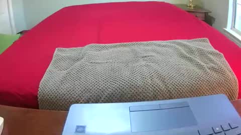 Snapshot of royer8650 chatting on 11/20/25, 09:03 Lookingaround online show from 11/20/25, 09:03