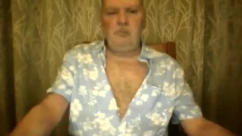 Snapshot of rsl1963 chatting on 04/17/26, 08:50 rsl1963 online show from 04/17/26, 08:50