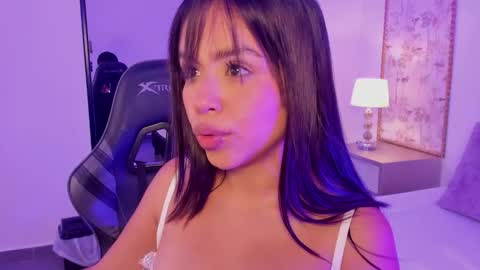 Snapshot of rubby_grundy chatting on 03/17/26, 02:27 R U B B Y online show from 03/17/26, 02:27