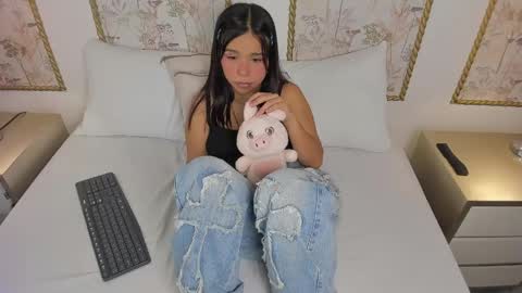 Snapshot of rubby_grundy chatting on 05/12/26, 05:04 R U B B Y online show from 05/12/26, 05:04