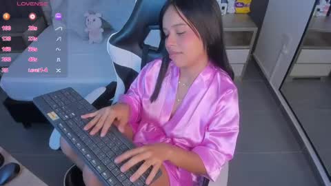 Snapshot of rubby_grundy chatting on 06/04/26, 05:13 R U B B Y online show from 06/04/26, 05:13