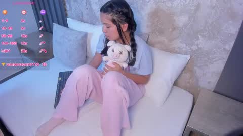 Snapshot of rubby_grundy chatting on 06/05/26, 07:03 R U B B Y online show from 06/05/26, 07:03