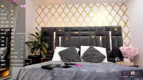 Snapshot of rubby_taylor chatting on 10/11/25, 12:04 RubbyTaylor online show from 10/11/25, 12:04