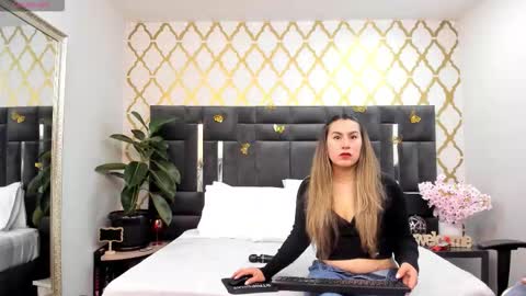 Snapshot of rubby_taylor chatting on 10/16/25, 02:29 RubbyTaylor online show from 10/16/25, 02:29