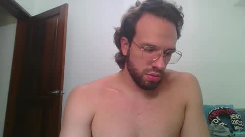 Snapshot of rubio121 chatting on 12/19/25, 03:19 rubio121 online show from 12/19/25, 03:19