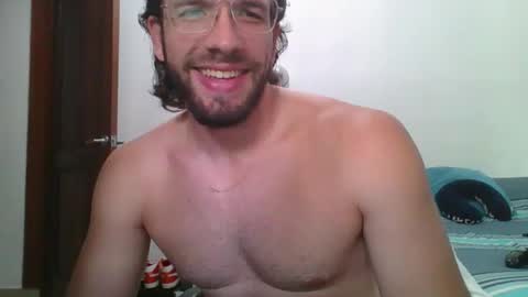 Snapshot of rubio121 chatting on 03/10/26, 02:22 rubio121 online show from 03/10/26, 02:22