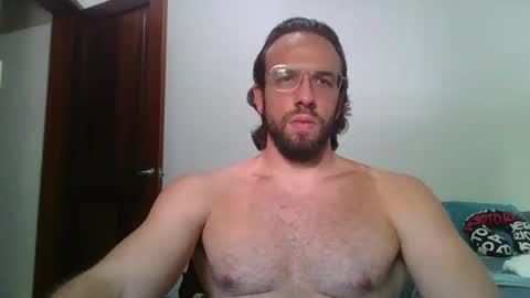 Snapshot of rubio121 chatting on 05/18/26, 02:01 rubio121 online show from 05/18/26, 02:01