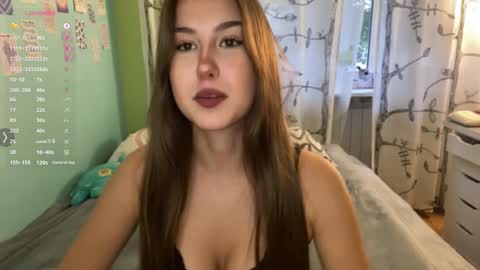 Snapshot of rubyejakobson chatting on 09/17/25, 02:41 Leslie online show from 09/17/25, 02:41