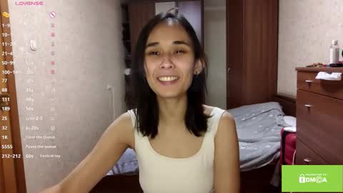 Snapshot of rubyejakobson chatting on 10/11/25, 07:18 Leslie online show from 10/11/25, 07:18