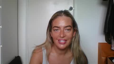 Snapshot of rubyredxxxoxxx chatting on 10/09/25, 10:35 rubyredxxxoxxx online show from 10/09/25, 10:35