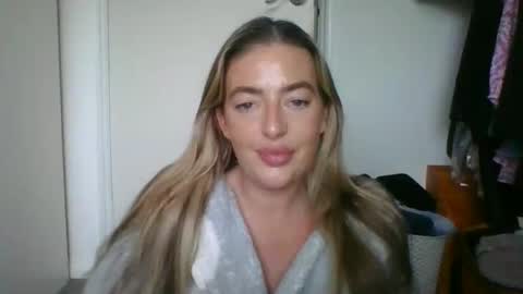 rubyredxxxoxxx online show from 11/27/25, 03:03