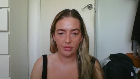 rubyredxxxoxxx online show from 12/02/25, 09:25