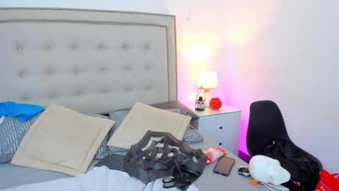 rubyreyes online show from 10/28/25, 01:47