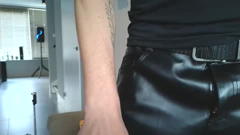 Snapshot of rubyroseandtastytim chatting on 10/26/25, 01:28 rubyroseandtastytim online show from 10/26/25, 01:28