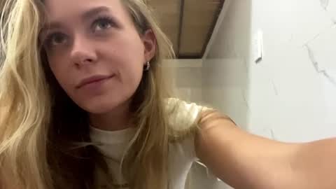 Snapshot of rudygartenmayer chatting on 07/02/26, 11:27 KaY online show from 07/02/26, 11:27