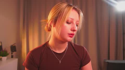 Mila online show from 10/11/25, 03:10