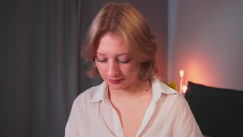 Snapshot of rue_novella chatting on 11/05/25, 06:02 Mila online show from 11/05/25, 06:02