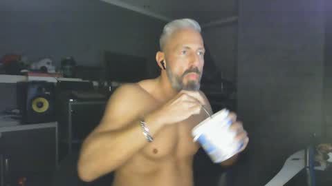 Chico que rico Caliente online show from 01/17/25, 02:50