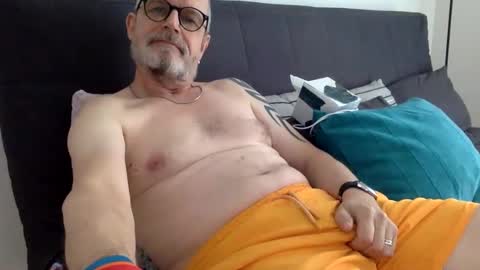 Snapshot of ruk_ri913mn chatting on 02/20/25, 12:47 Jimi online show from 02/20/25, 12:47