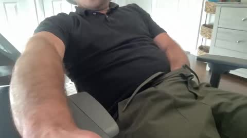 Snapshot of rungriff2323 chatting on 11/11/25, 08:31 rungriff2323 online show from 11/11/25, 08:31